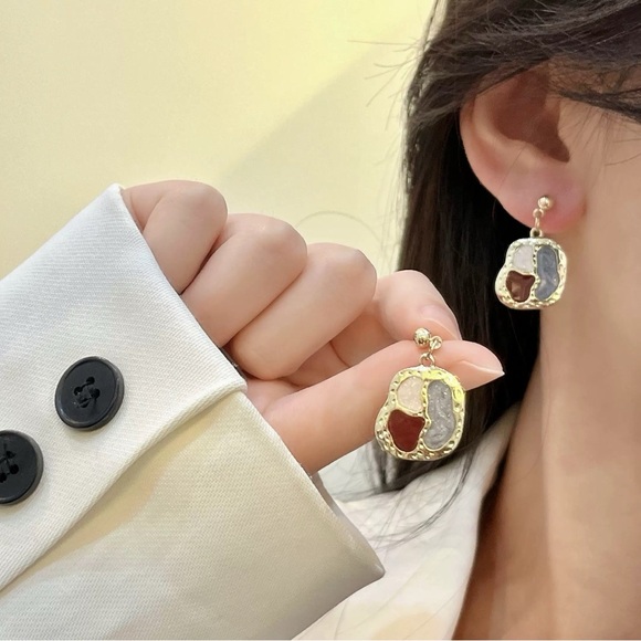 🎀 Bundle earrings, $10 for each, buy 2 get 1 more pairs for free - Picture 2 of 3